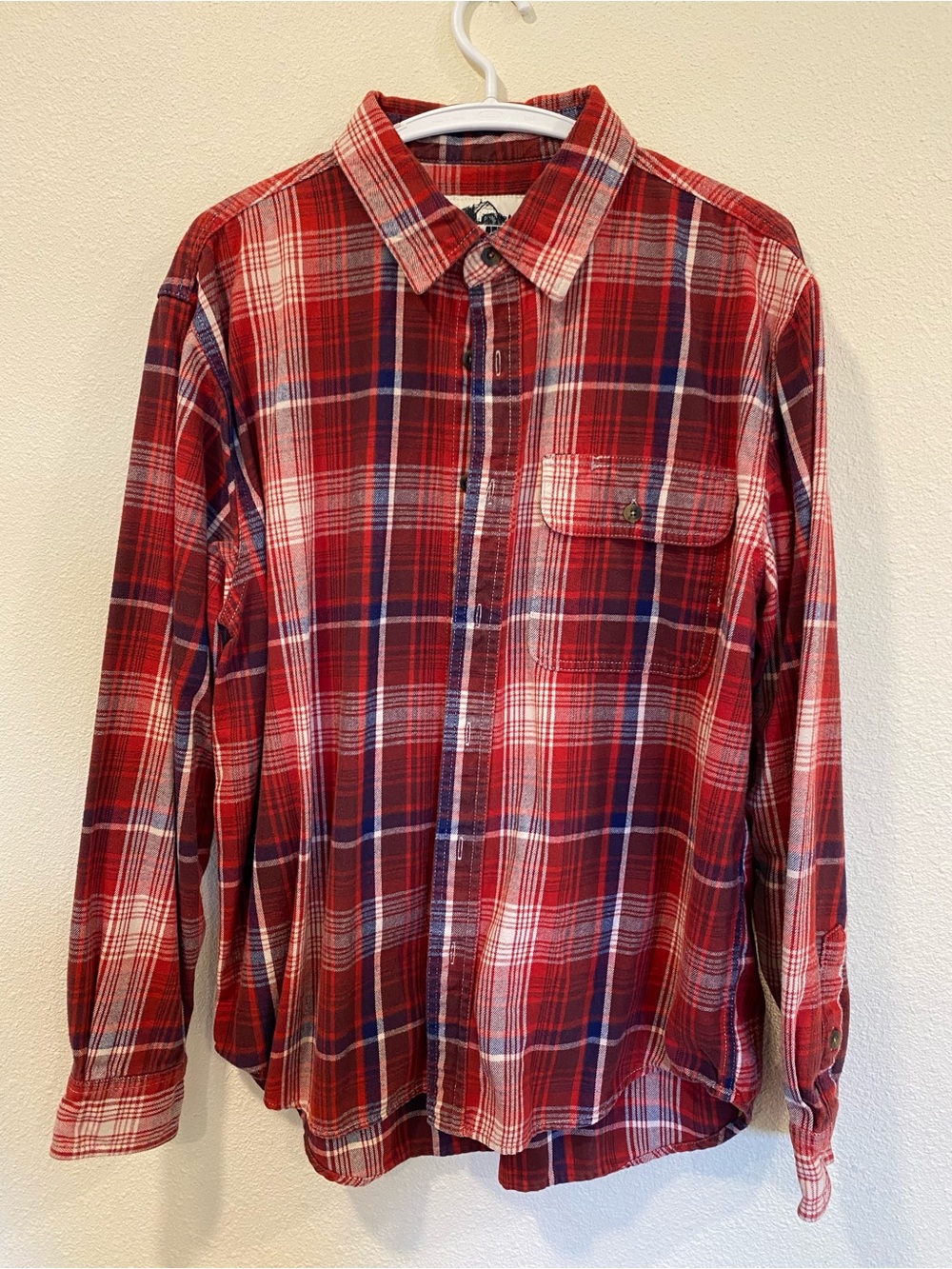 Men's Red Plaid Long-Sleeve Button-Down Shirt